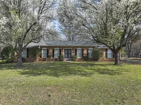 1810 Haynes Dr, Murfreesboro, TN 37129