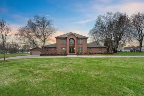 312 Indian Lake Rd, Hendersonville, TN 37075