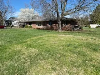 Exterior - 414 Spring St, Guthrie, KY 42234 photo 3 of 9