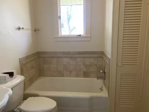 Bath - 414 Spring St, Guthrie, KY 42234 photo 3 of 3