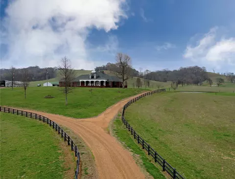 1855 Big Dry Creek Rd, Pulaski, TN 38478