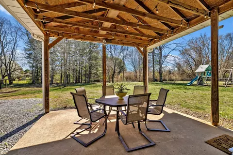 Exterior - 560 Foxfire Ct, Murfreesboro, TN 37129 photo 8 of 14