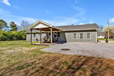 Exterior - 560 Foxfire Ct, Murfreesboro, TN 37129 photo 11 of 14