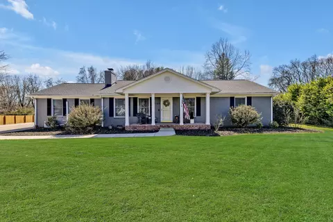 560 Foxfire Ct, Murfreesboro, TN 37129