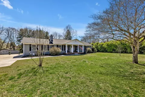 Exterior - 560 Foxfire Ct, Murfreesboro, TN 37129 photo 2 of 14