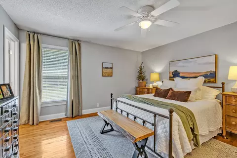 Bedroom - 560 Foxfire Ct, Murfreesboro, TN 37129 photo 3 of 10