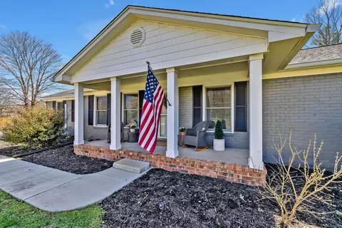 Exterior - 560 Foxfire Ct, Murfreesboro, TN 37129 photo 6 of 14