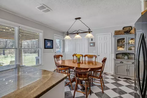 Dining - 560 Foxfire Ct, Murfreesboro, TN 37129 photo 3 of 5