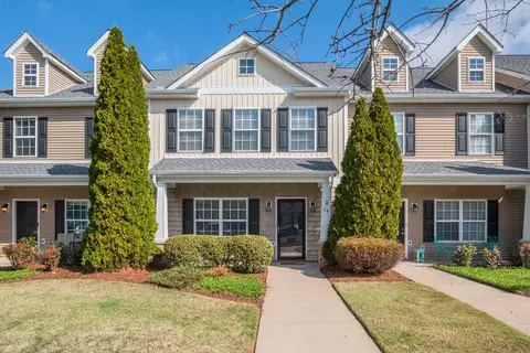 284 Meigs Dr #D-24, Murfreesboro, TN 37128