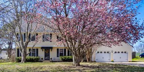 2074 Roxbury Ln, Clarksville, TN 37043