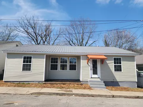 209 Carrell Ave, Lawrenceburg, TN 38464