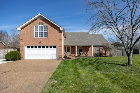 1010 Margaret Dr, Hendersonville, TN 37075