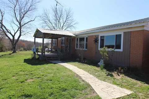 685 Hebron Rd, Bruceton, TN 38317