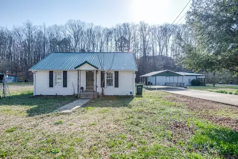 203 Sycamore Ave, Waverly, TN 37185