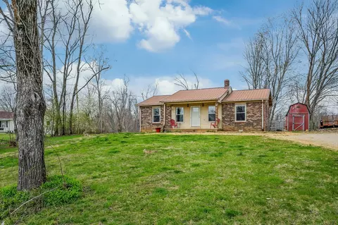 Exterior - 461 Dyer Ridge Rd, Baxter, TN 38544 photo 2 of 12