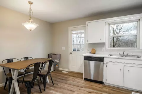 Dining - 461 Dyer Ridge Rd, Baxter, TN 38544 photo 2 of 2