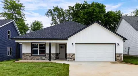 1409 Dan Brown Dr, Clarksville, TN 37042