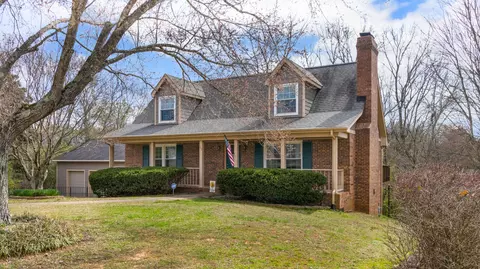 542 Glenstone Springs Dr, Clarksville, TN 37043