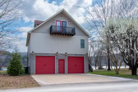 830 Whites Creek Ln, Decaturville, TN 38329