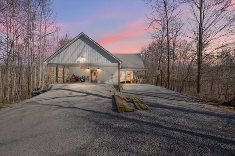 600 Pleasant Hill Cemetery Ln, Gainesboro, TN 38562