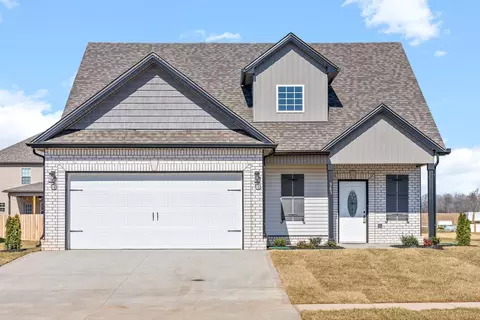 963 E Creek Coyote Trl, Clarksville, TN 37042