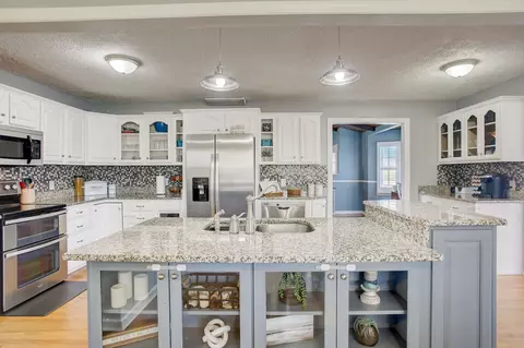 Kitchen - 2565 Sylvia Rd, Dickson, TN 37055 photo 1 of 3
