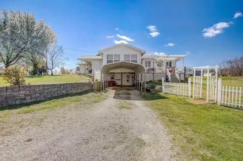 Exterior - 2565 Sylvia Rd, Dickson, TN 37055 photo 5 of 13