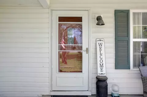 Exterior - 2565 Sylvia Rd, Dickson, TN 37055 photo 8 of 13