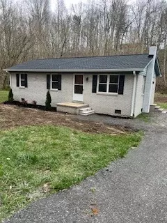 319 Whitley Hollow Rd, Red Boiling Springs, TN 37150