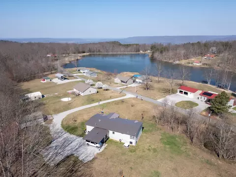 486 Arrowhead Dr, Sparta, TN 38583