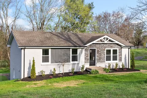 328 Lake Court Dr, Clarksville, TN 37043