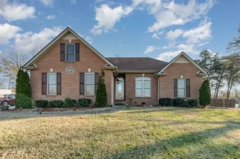 1123 Rustling Oaks Dr NE, Pleasant View, TN 37146