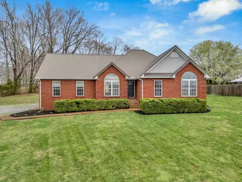 1008 Copper Kettle Cir, Pleasant View, TN 37146