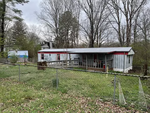 1053 Northfork Dr, Ashland City, TN 37015