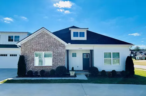 3326 Stone Creek Dr, Chattanooga, TN 37405
