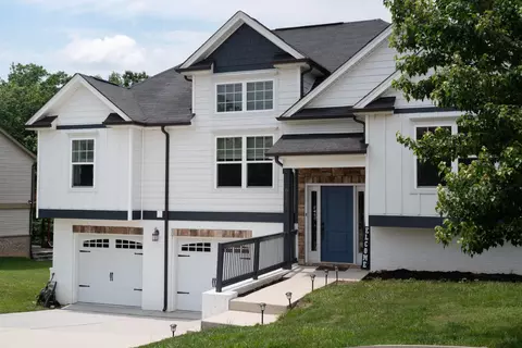 6425 Frankfurt Rd, Ooltewah, TN 37363