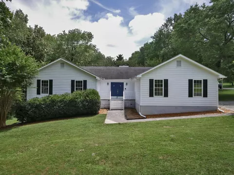 2056 Woodridge Ln, Dalton, GA 30721