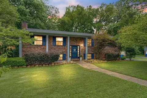 810 Brynewood Park Ln, Chattanooga, TN 37415