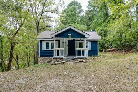 5 Hillcrest Dr, Rossville, GA 30741