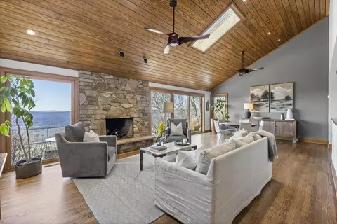 299 Barnes Rd, Lookout Mountain, GA 30750