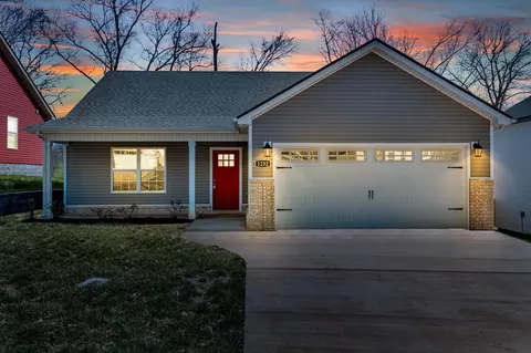1232 Cardinal Creek Dr, Clarksville, TN 37040