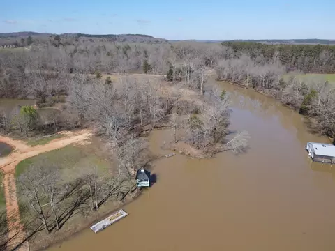 257 Peavy Cv, Decaturville, TN 38329