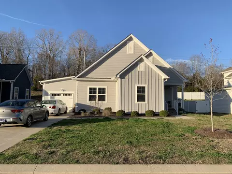 16 Sycamore Rdg W, Burns, TN 37029