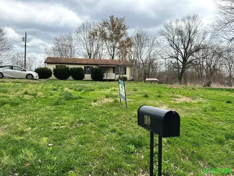 180 Hoffman St N, Nebo, KY 42441
