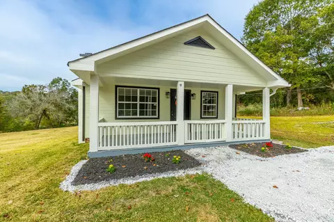 19 Glasscock Rd, Rossville, GA 30741