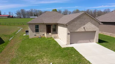 300 Rose Ln, Shelbyville, TN 37160