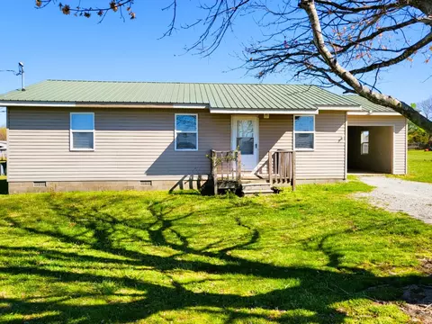 835 State Route 77, Atwood, TN 38220