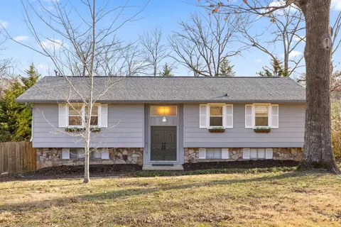 1305 Tabitha Dr, Hixson, TN 37343