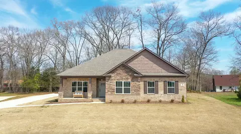 5 Ivy Dr, Fayetteville, TN 37334