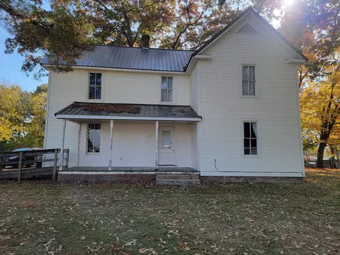 110 W Commerce St, Loretto, TN 38469